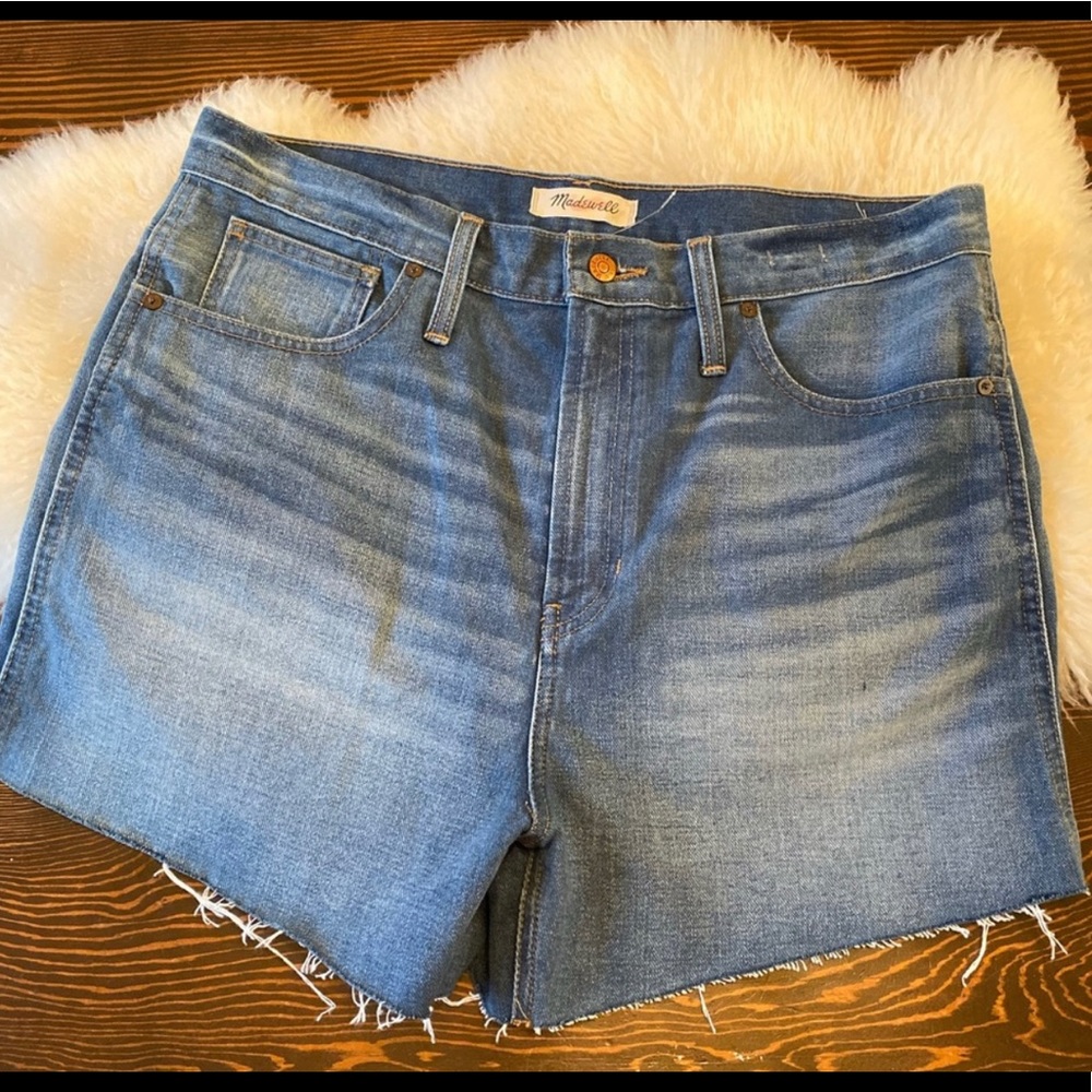 Madewell “the perfect jean shorts” NWT🍄